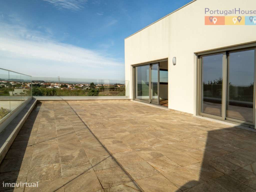 Moradia T4 de Luxo com terreno de 5.300 metros quadrados-30