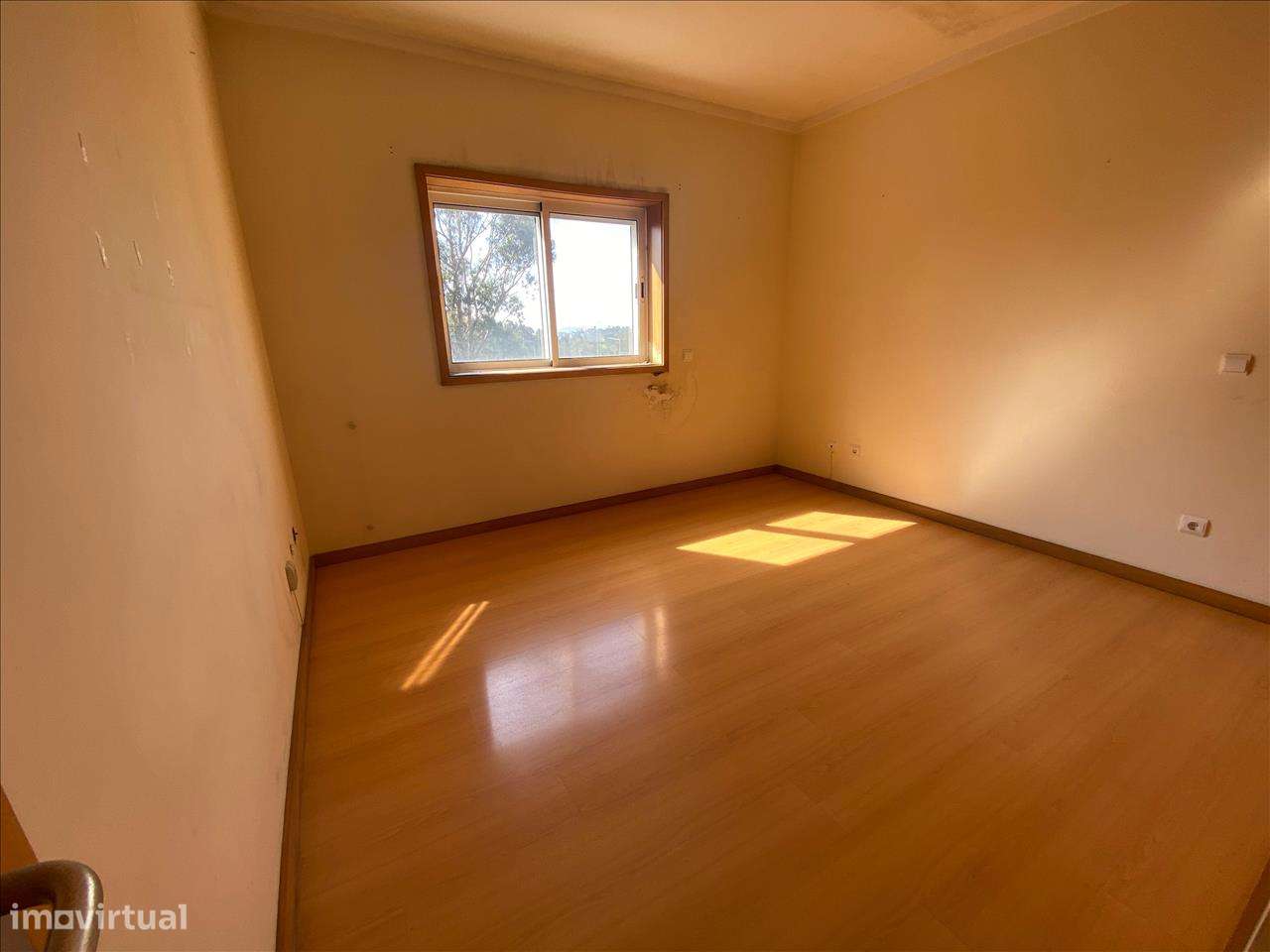 Apartamento T2 em Ermesinde - Valongo com Varanda e Estacionamento - Grande imagem: 2/16