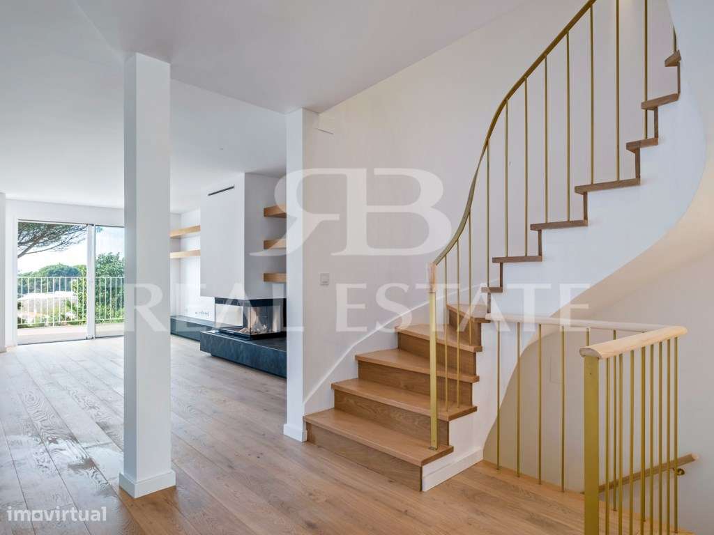 Moradia T4 com Jardim e Piscina no Monte Estoril - Cascais-11