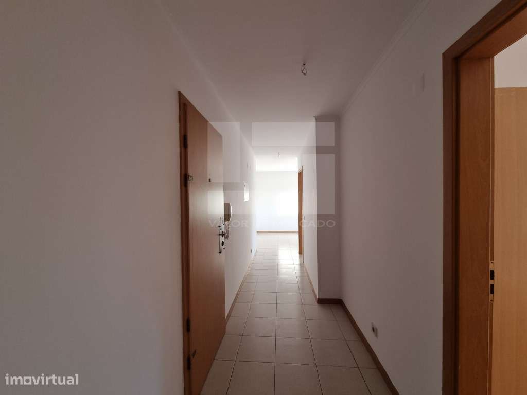 APARTAMENTO T2 - MINA DE ÁGUA - Grande imagem: 5/24