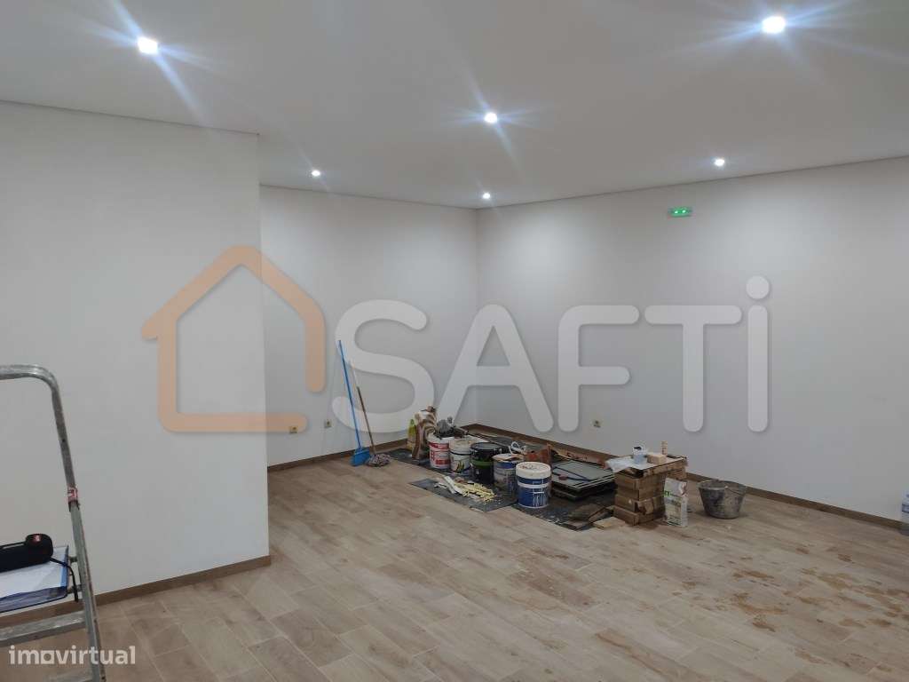 Espaço comercial na Entrada do Castelo de Vinhais - Grande imagem: 5/8