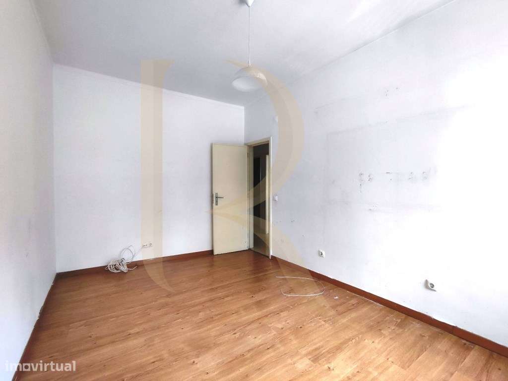 Apartamento T2 com varanda nas Paivas - Seixal-10