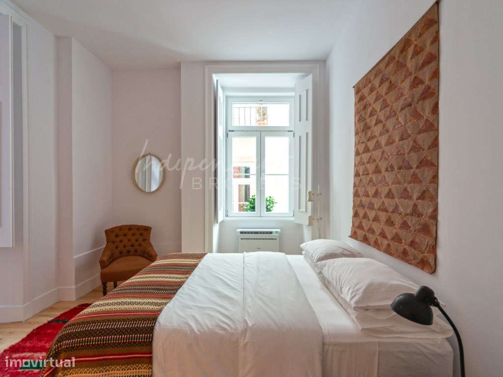 APARTAMENTO T2 COM MUITO CHARME-18