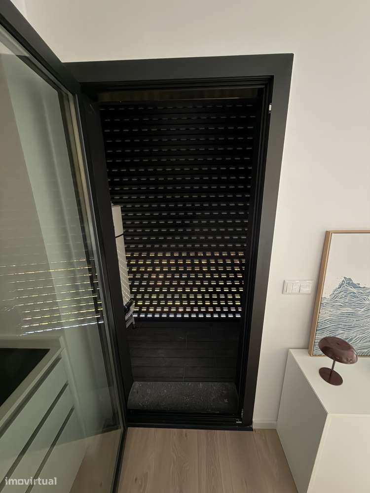 Apartamento T0 moderno com varanda em Braga - Grande imagem: 4/26