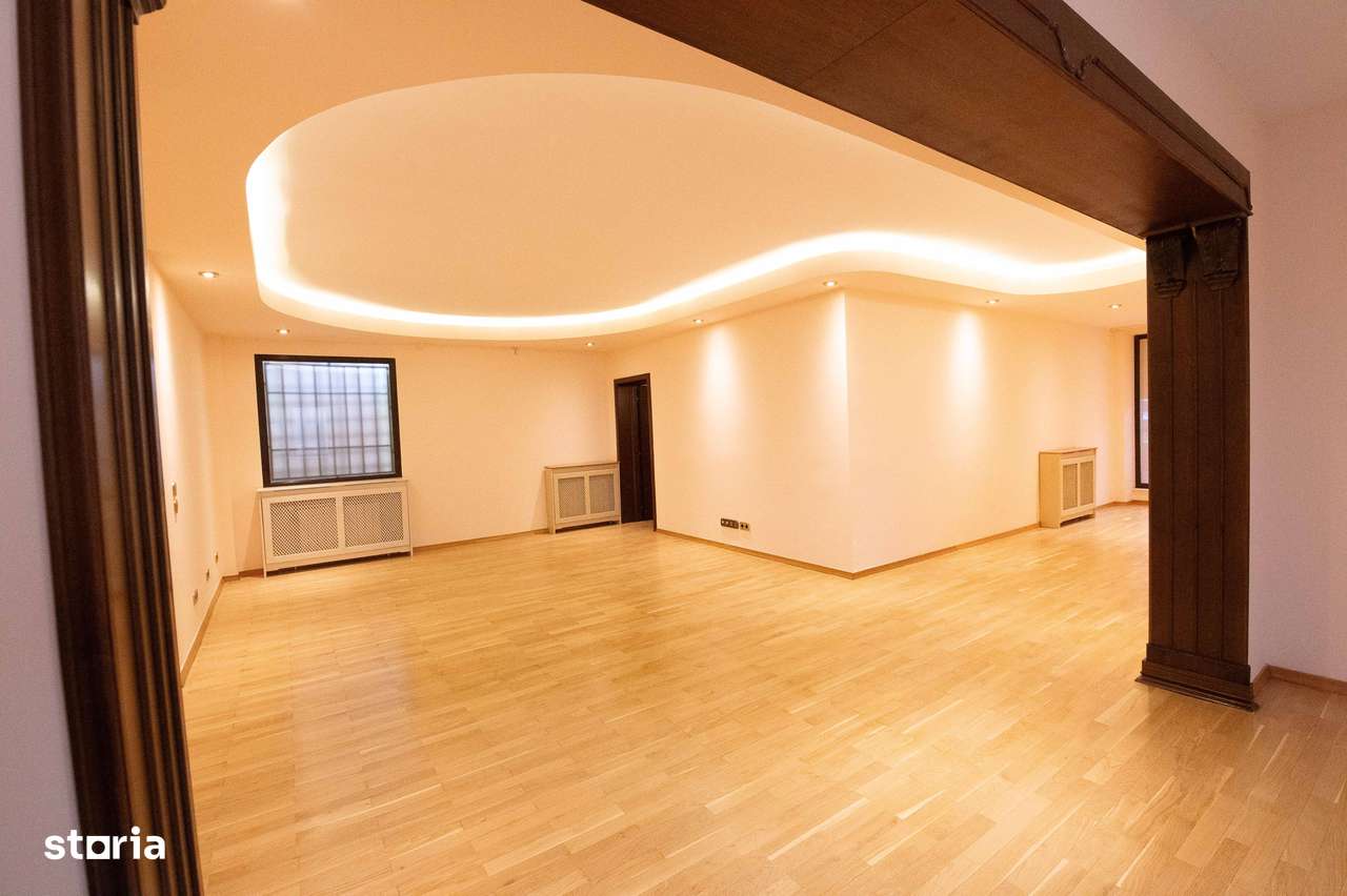 Vila cu piscina, 22 camere și consum ZERO, Baneasa – Romatsa - Imagine principală: 4/12