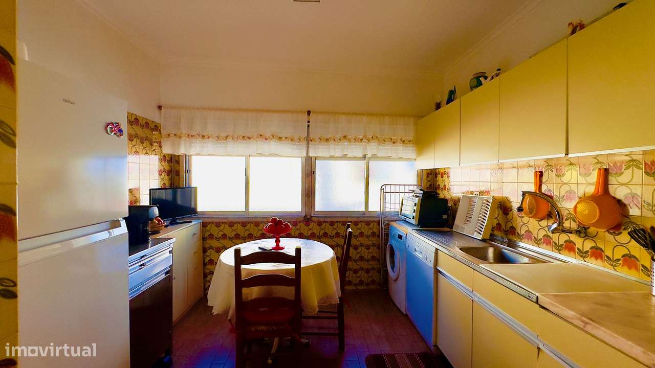 Andar de Moradia T2 | 70 m² | Varanda | Garagem | Porto Salvo-7