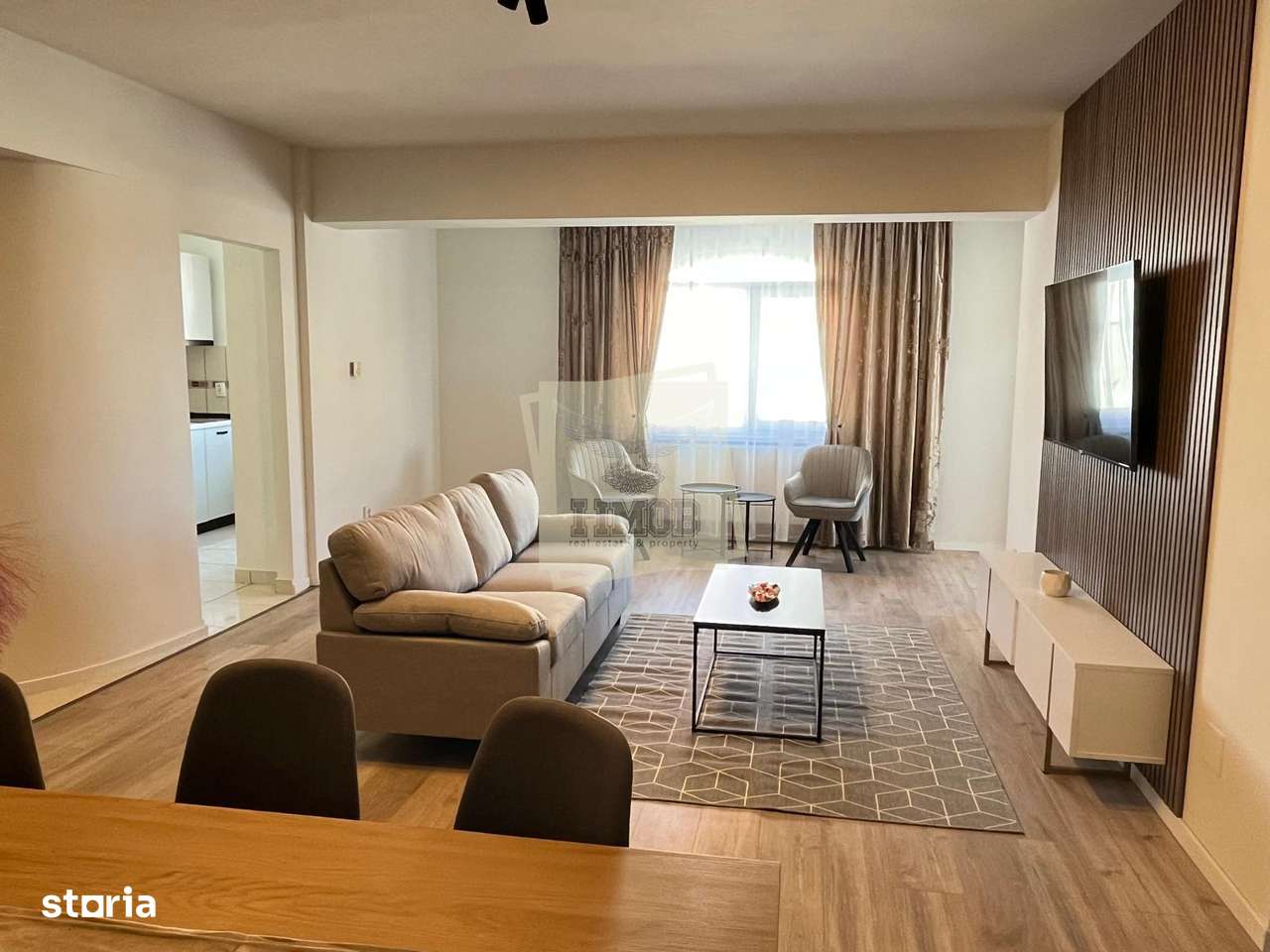 Apartament de lux 3 camere 2 bai si parcare in zona Centrala - Imagine principală: 2/14