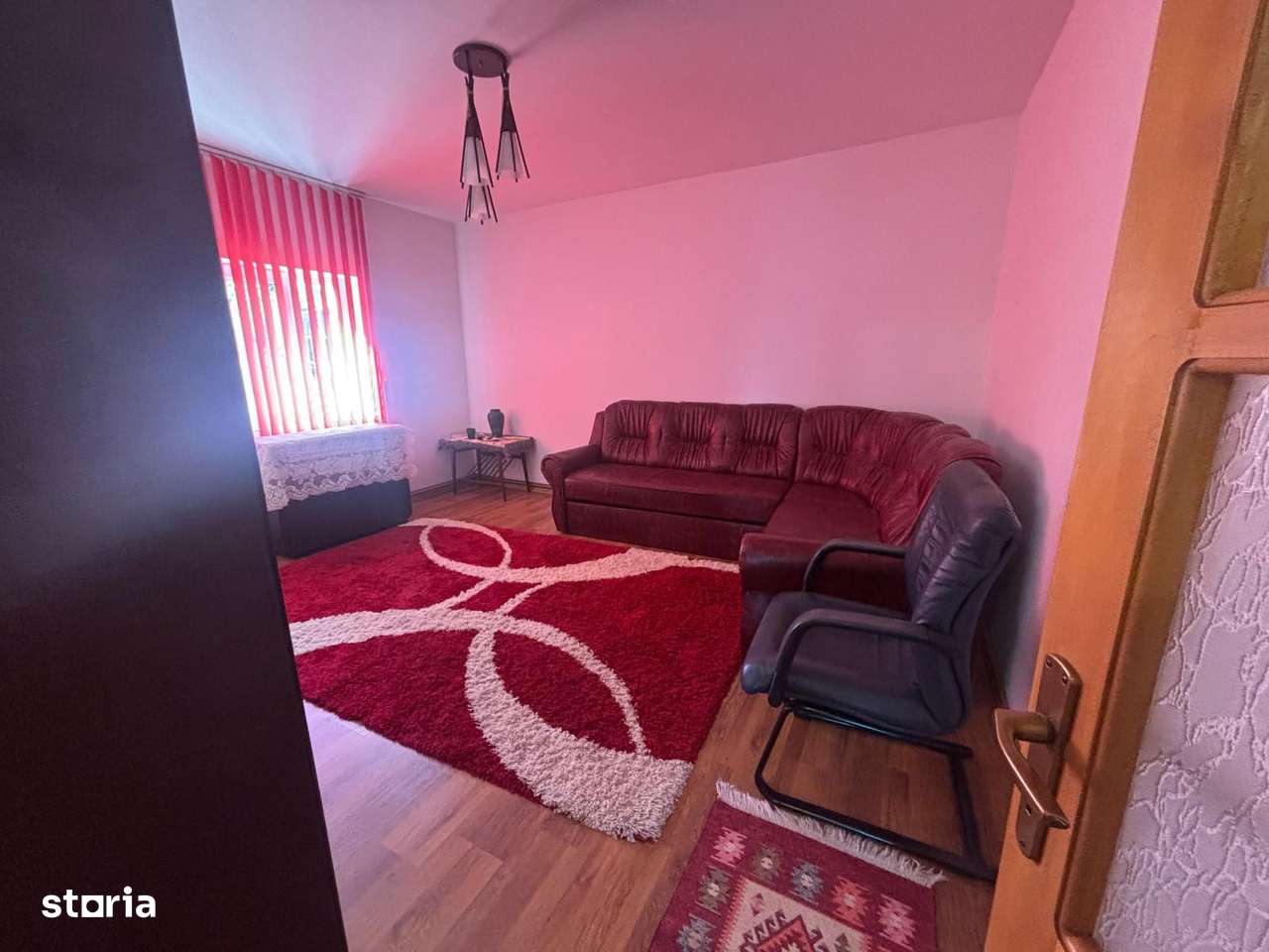 Vila cu 6 camere, din 2000, in Tomesti-5