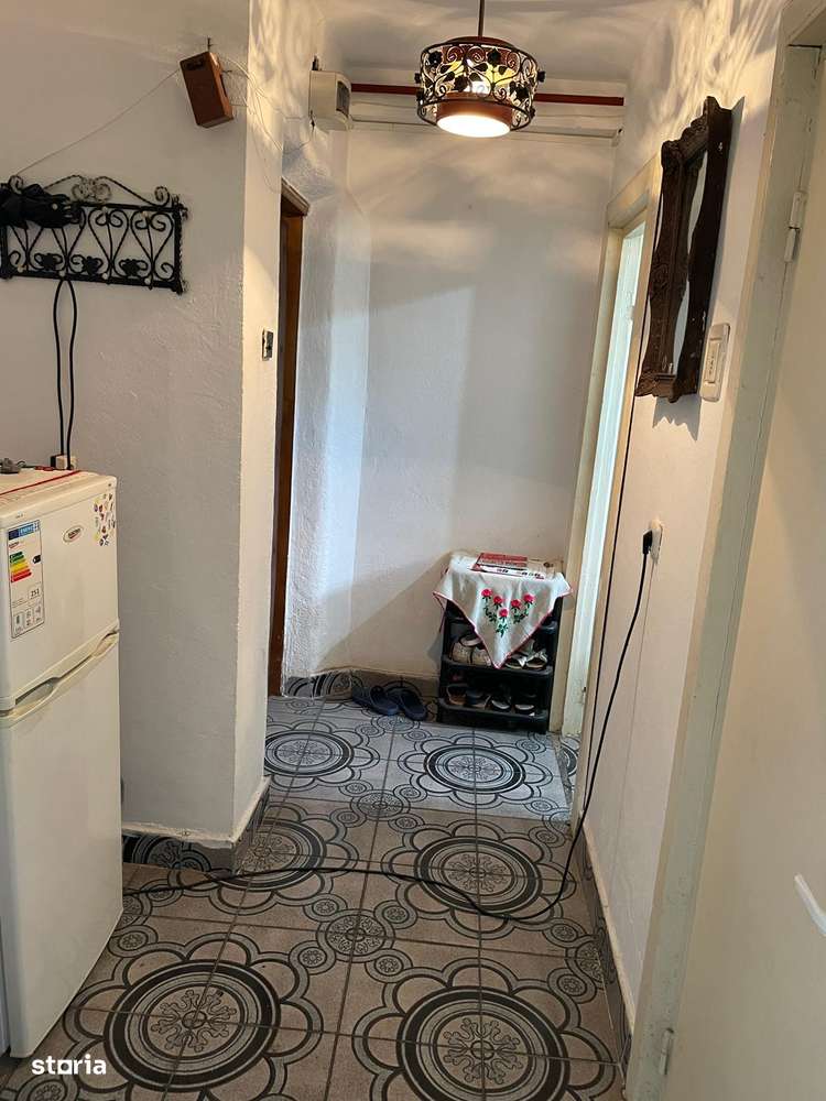 De vanzare apartament 2 camere, zona 200-8