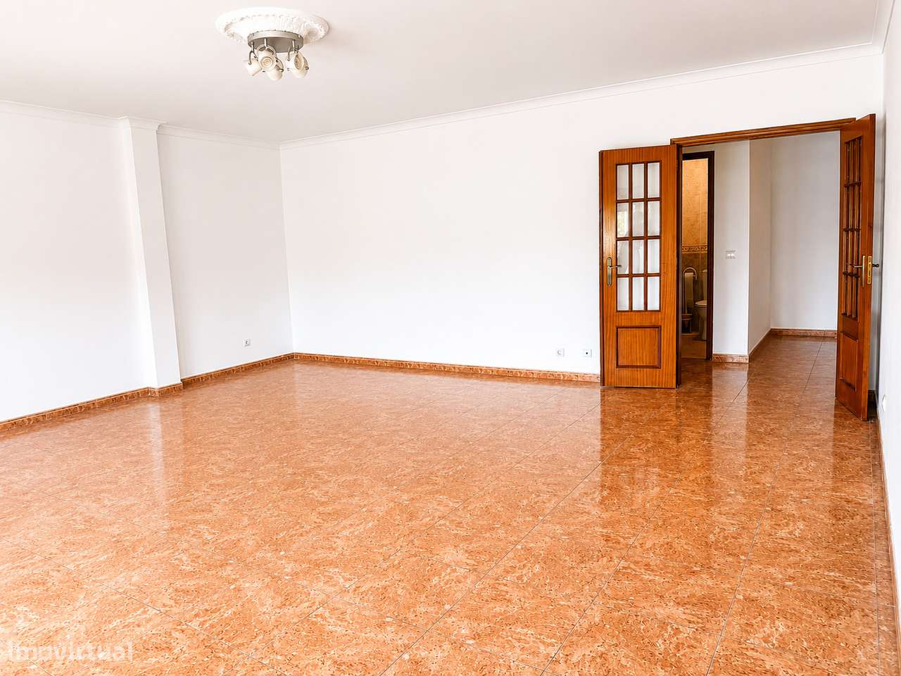 Apartamento T3 com Parqueamento Centro de Benavente-5