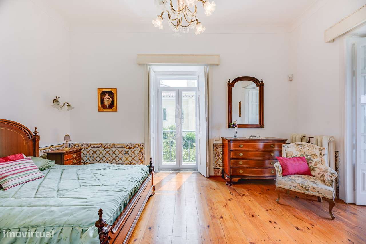 Moradia histórica T6  em Sintra com jardim, piscina e garagem-38