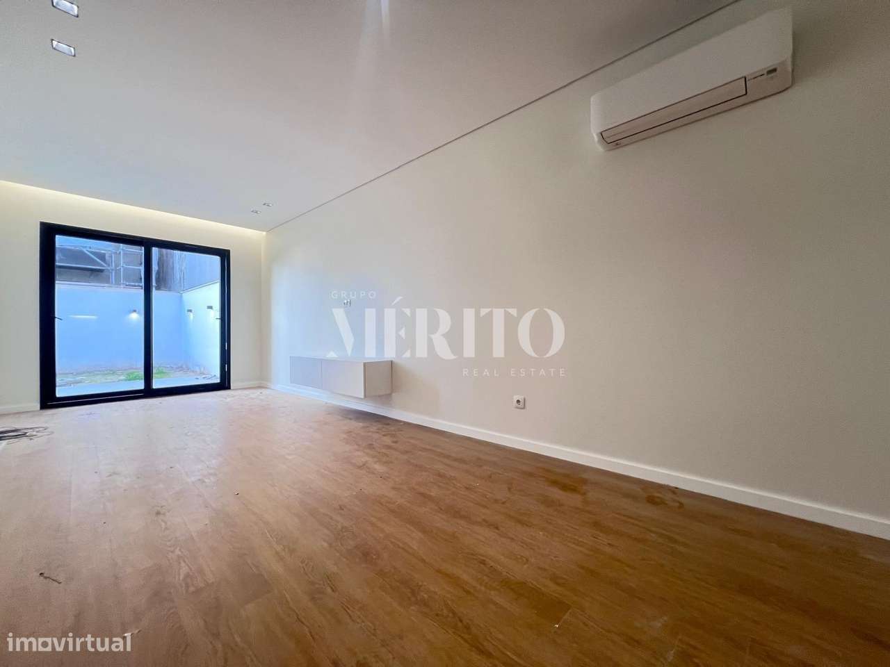 Apartamento T2 com terraço e jardim pronto para entrega em novembro de - Grande imagem: 3/17
