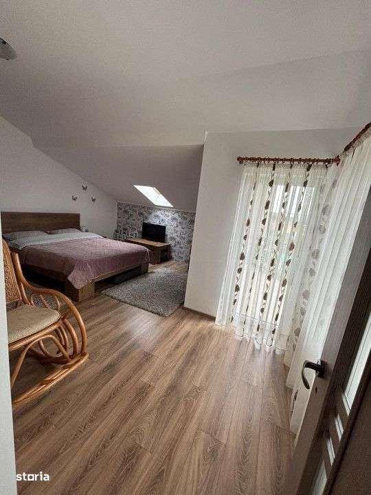 Casa cu 5 Camere in Dezmir - Imagine principală: 4/15