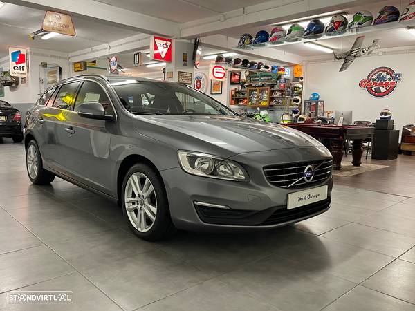 Volvo V60 2.0 D2 Momentum - 6