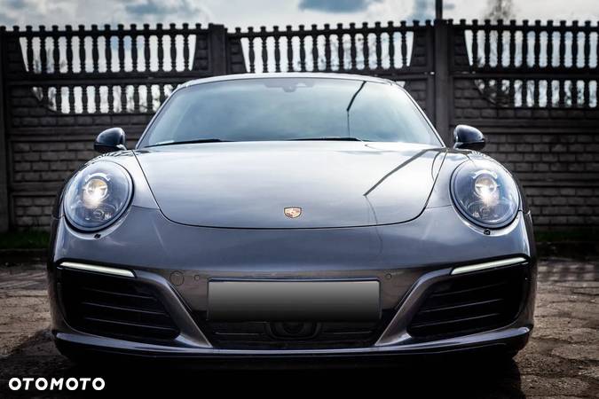 Porsche 911 Carrera 4 PDK - 9