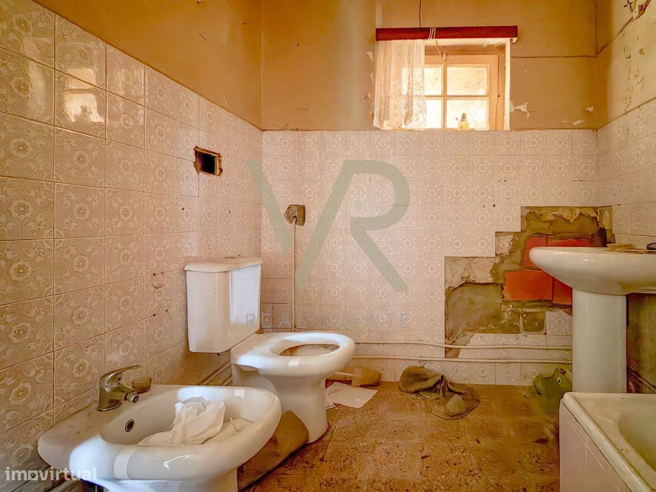 Moradia com Grande Potencial de Remodelação | Possibilidade de T5 |-15
