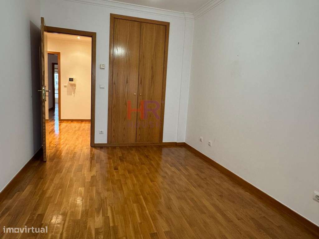 Apartamento T2 com garagem e arrecadação em Celas, Coimbra. Excelen...-10