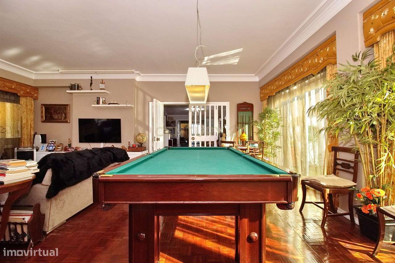 Apartamento T6 com Terraço e Vista 360º em Campolide - 314m²-3