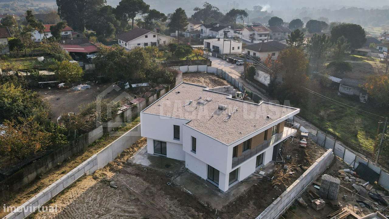 Moradia Geminada V3 em Rebordinho - Grande imagem: 2/18