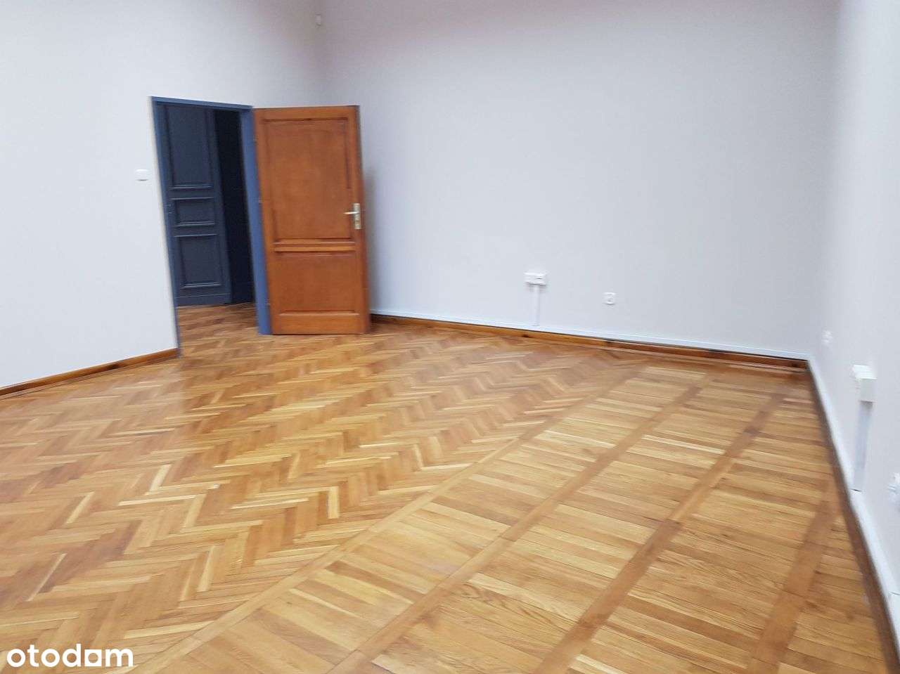 Klimatyzowane biuro z parkietem na parterze + park - Pełny obrazek: 2/15