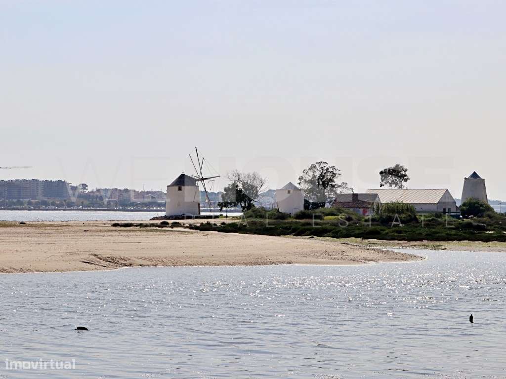 Apartamento T1 no Alto do Seixalinho com quintal-7