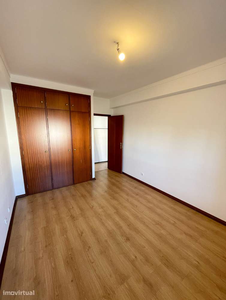 APARTAMENTO T1 BOMBARRAL - Grande imagem: 4/14