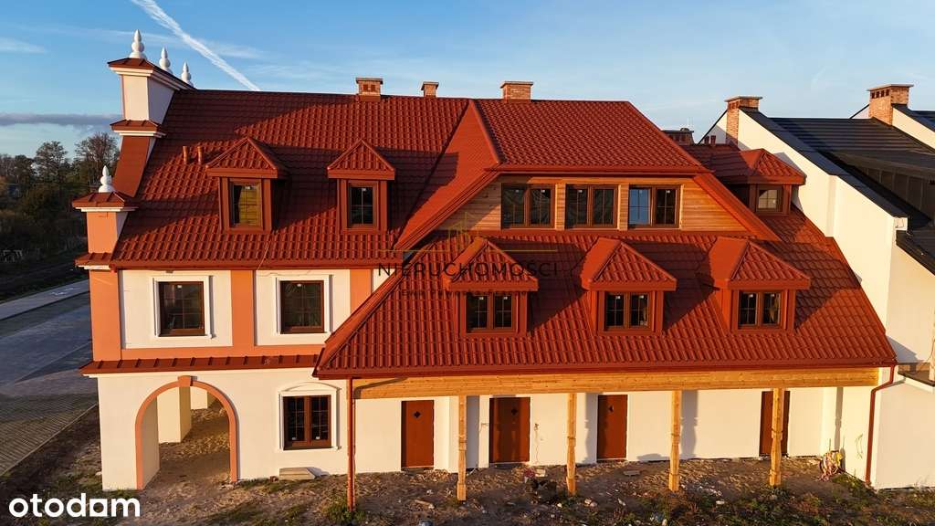 Kawalerka z widokiem na rynek Miasteczka Kresowego-6