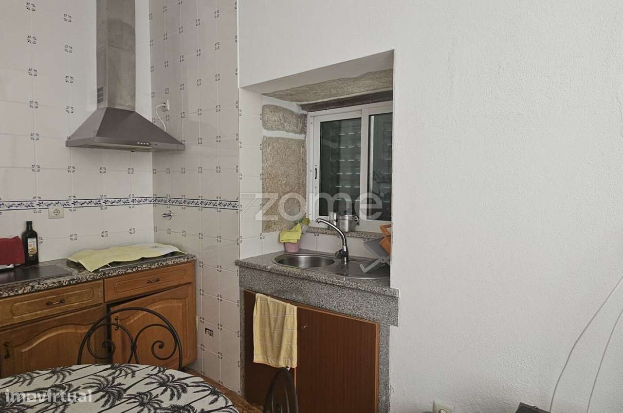 Moradia T2+1 com garagem e jardim | Vila Verde, Alijó-10