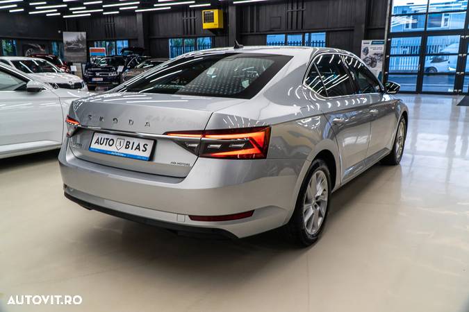 Skoda Superb 2.0 TDI DSG Style - 8