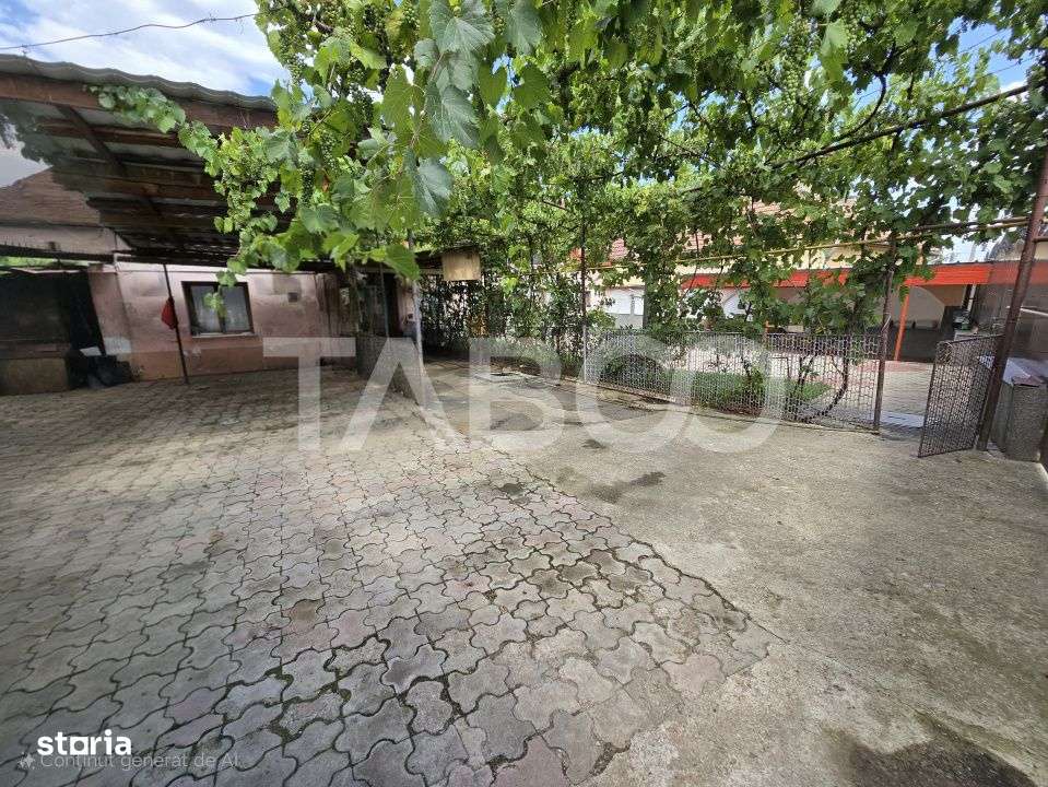 Casa individuala de vanzare teren 457 mp garaj Trei Stejari Sibiu - Imagine principală: 2/19