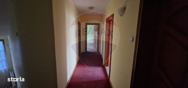 Vilă S+P+1E+M cu 7 camere de vânzare în TG. OCNA-10