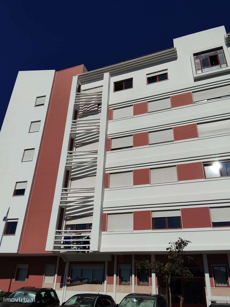 Apartamento T2 com 100m2 em algueirão-20