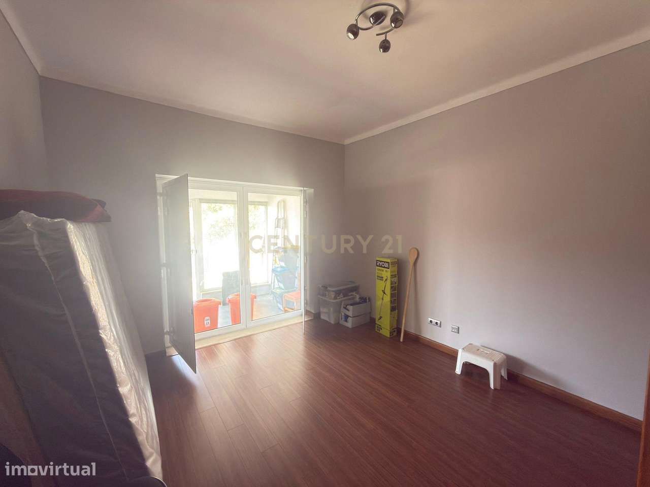 Moradia em Meia Via, Torres Novas-9