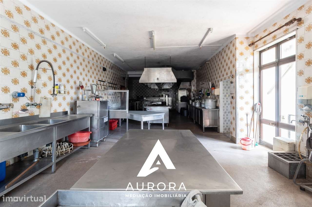 TRESPASSE Restaurante Equipado + Moradia + Terreno 2.000m² | 1.680m² d-15