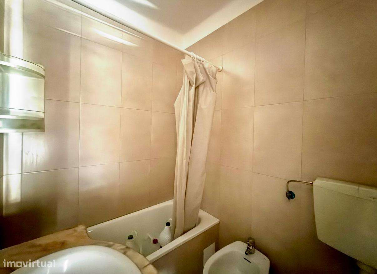 T1 com Parqueamento na Tapada das Mercês-11