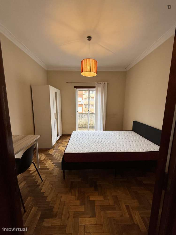 Quarto - localizado em Olivais Coimbra - Grande imagem: 3/9