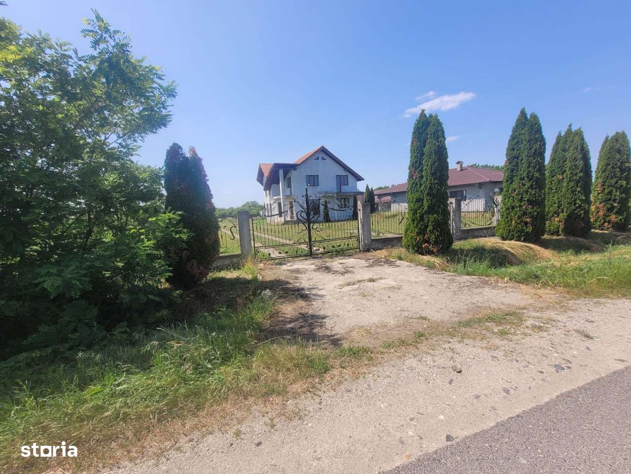 Casă de vânzare în Bercu Nou cu teren-5