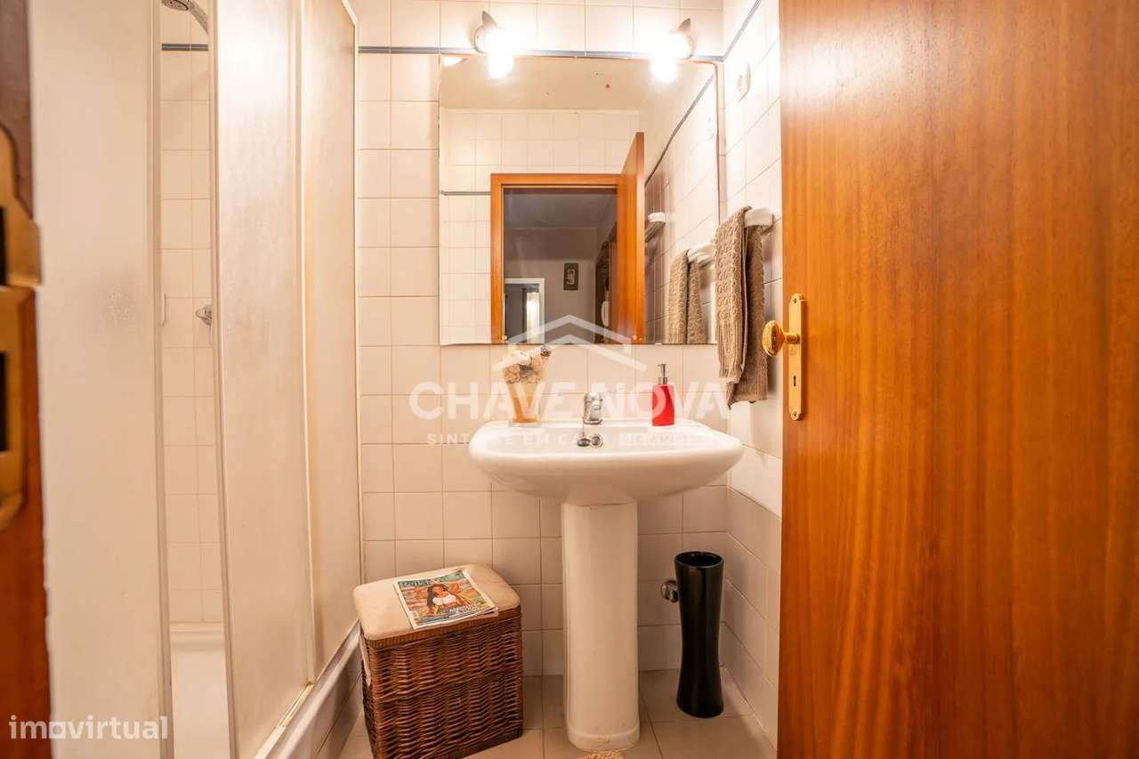 Apartamento T2 c/ Lugar de Garagem na Foz do Douro-5
