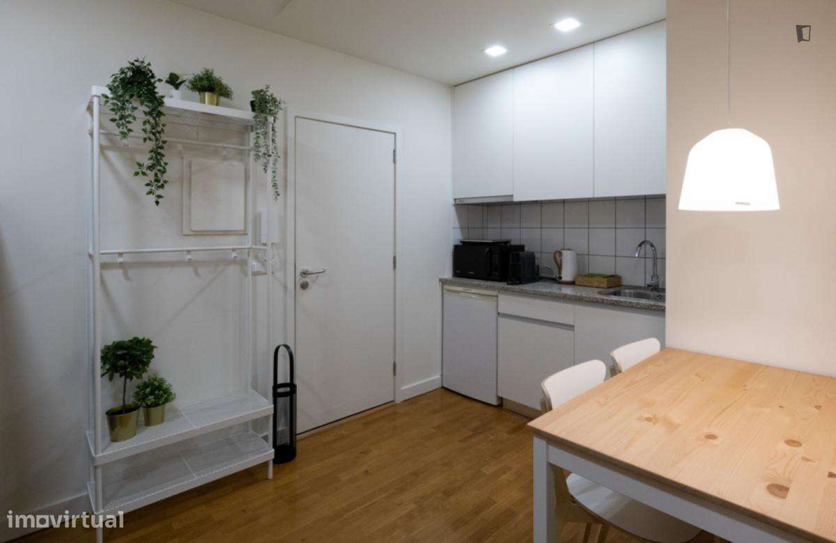 Estúdio - localizado em Ramalde Porto - Grande imagem: 4/8