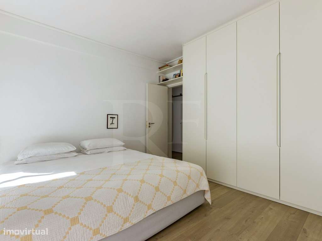 Apartamento T3 em Paço da Rainha / Campo Mártires da Pátria-13