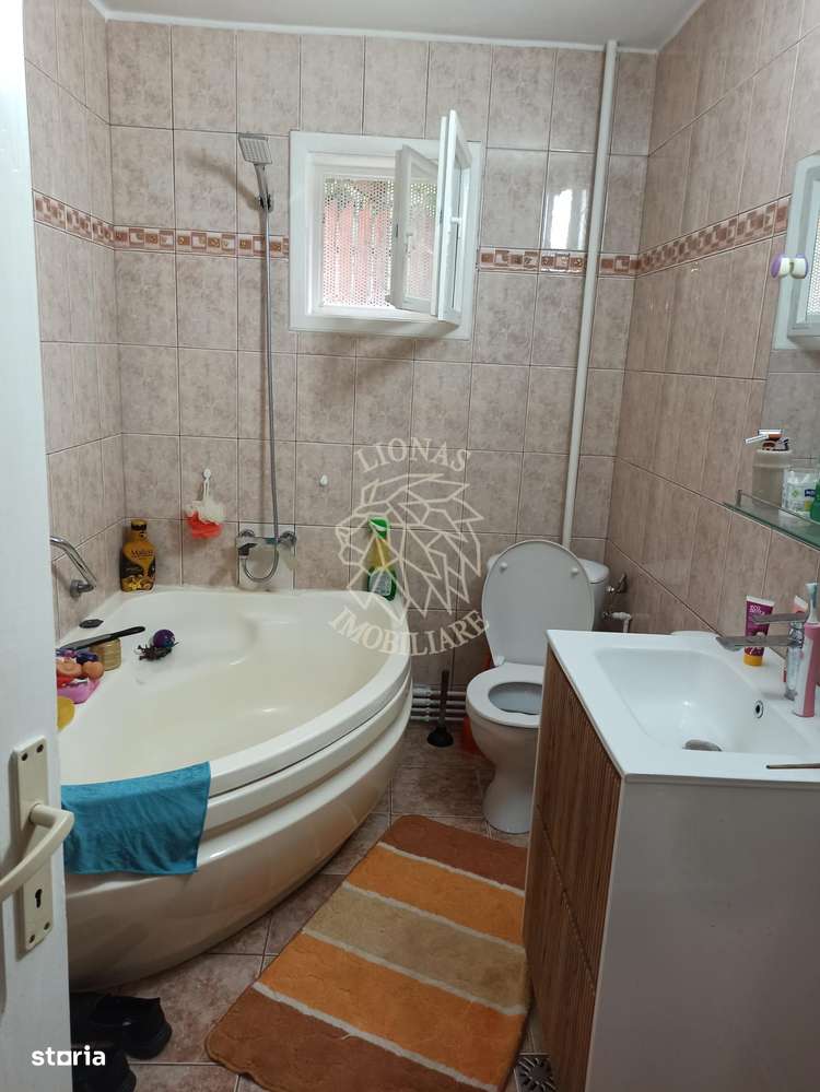 Casa 190 mp-teren 1860 mp-garaj-curte amenajata-Valea Sigmirului - Imagine principală: 5/9