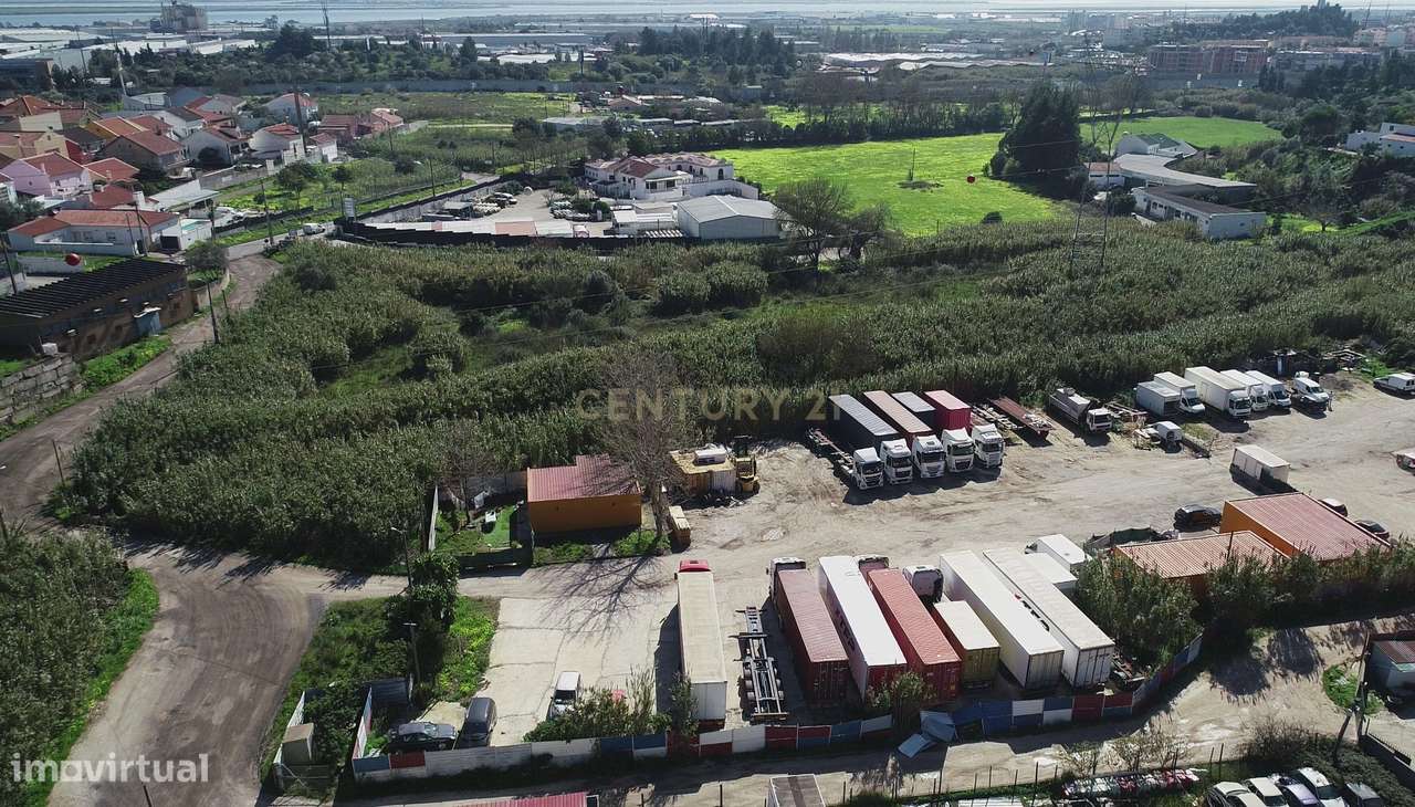 Terreno Multiusos (7680m²) com rendimento-20