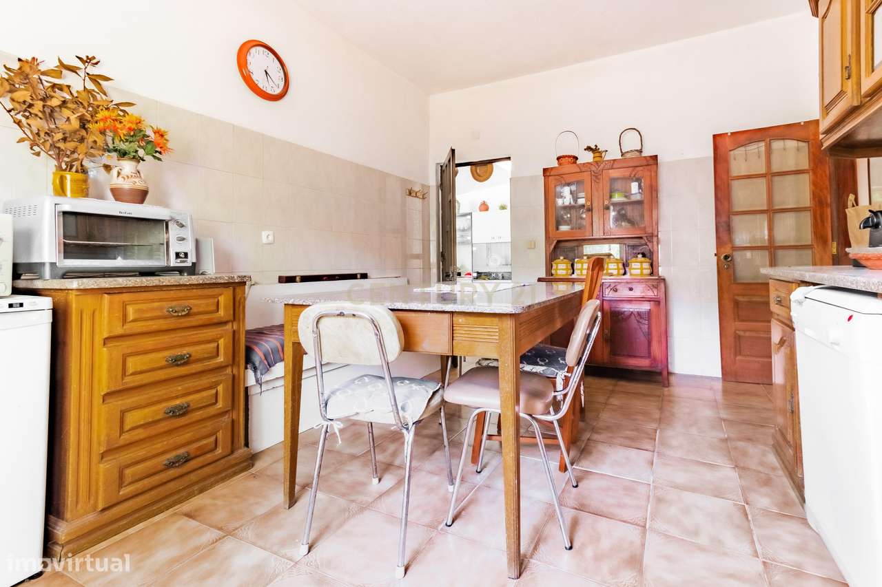 Casa T2 em Fernão Ferro, Seixal - Oportunidade Única!-8