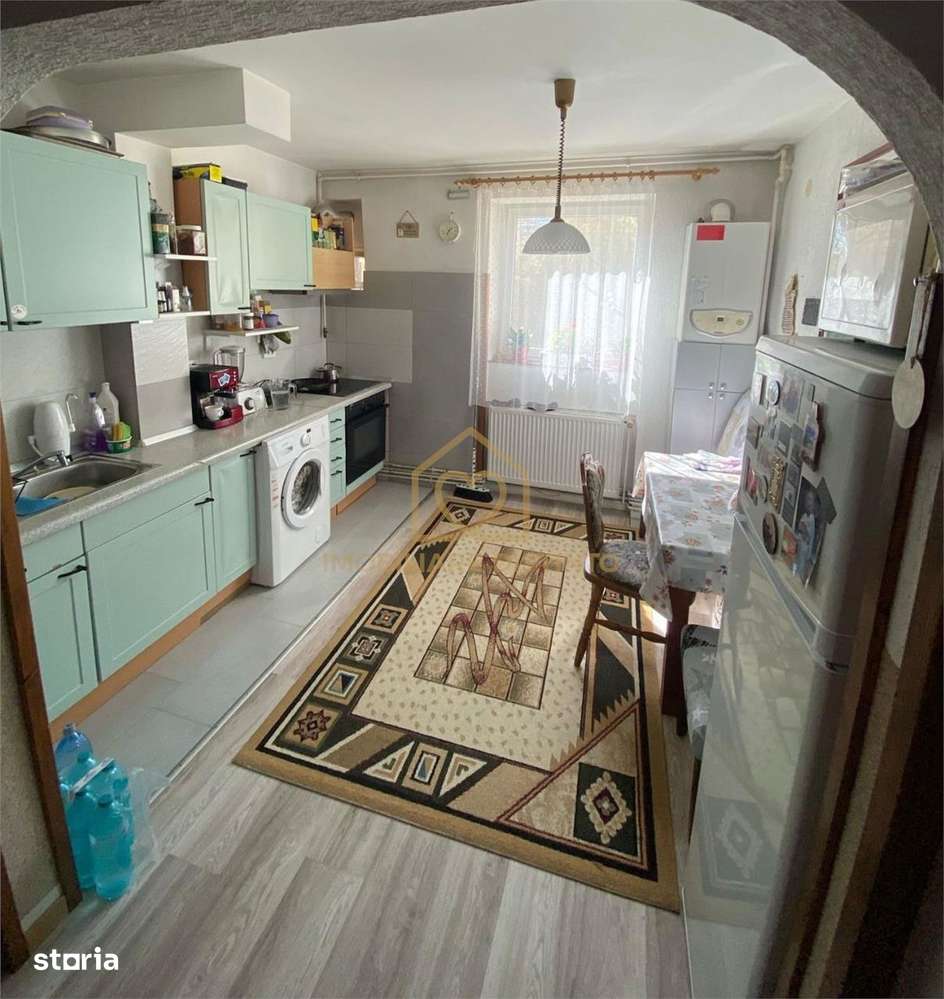 Apartament cu 3 camere zona Centrala-5