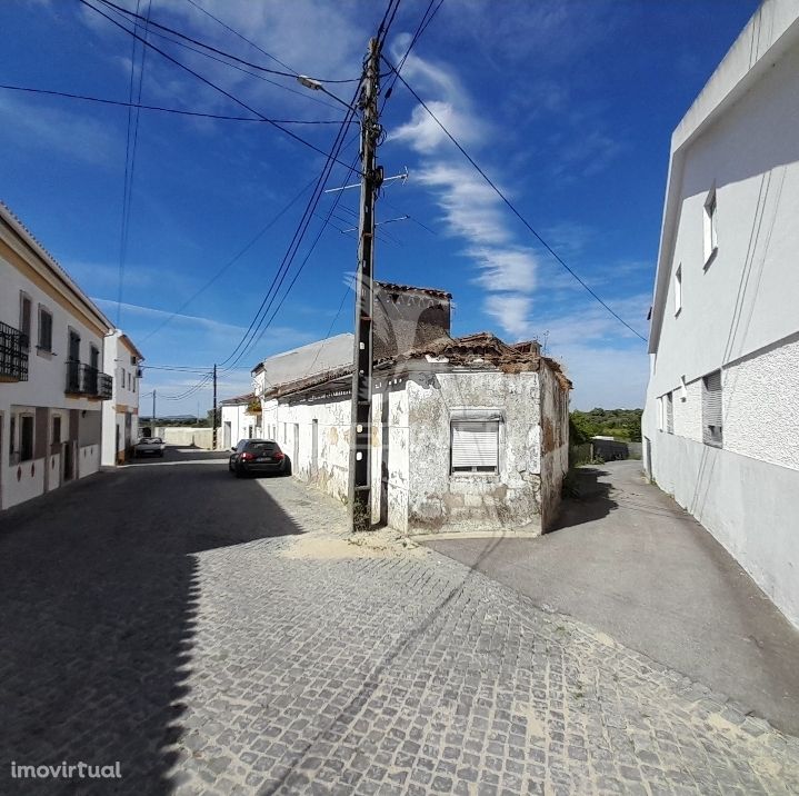 Moradia em Alpalhão para reconstruir