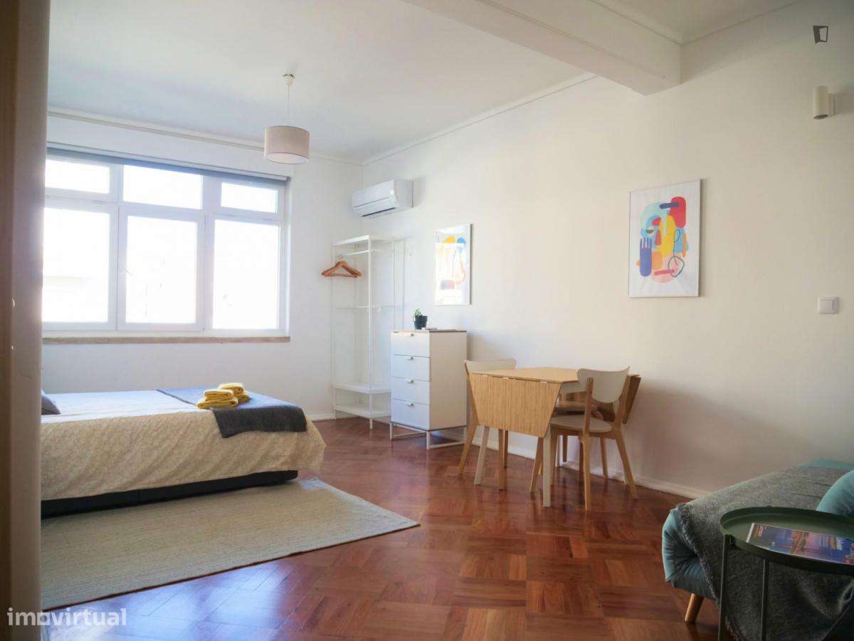 Quarto - localizado em Anjos Lisbon - Grande imagem: 4/10