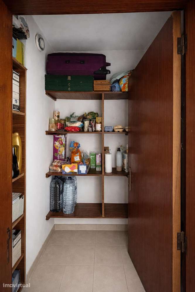 Apartamento T2 | Lugar Garagem | Elevador | São Cosme | Exclusivo-5