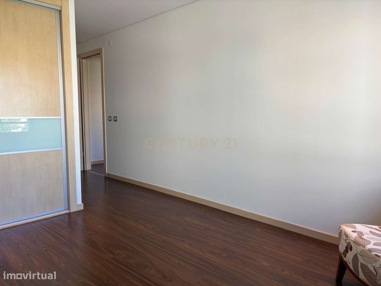 Apartamento T2  no Entroncamento com Garagem Fechada-8