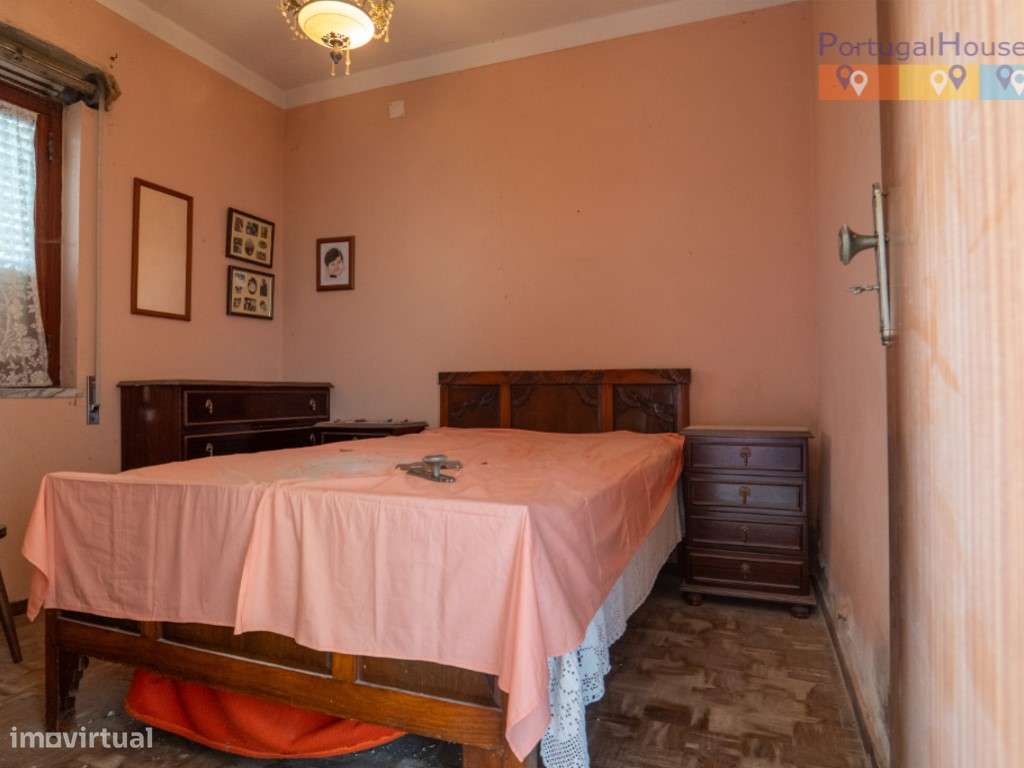 Prédio constituído por 2 apartamentos T2 com entradas independentes...-19