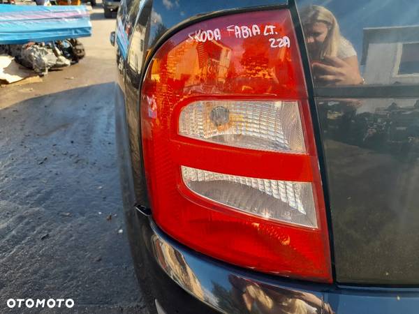 SKODA FABIA I LAMPA LEWY TYŁ LEWA TYLNA - 2